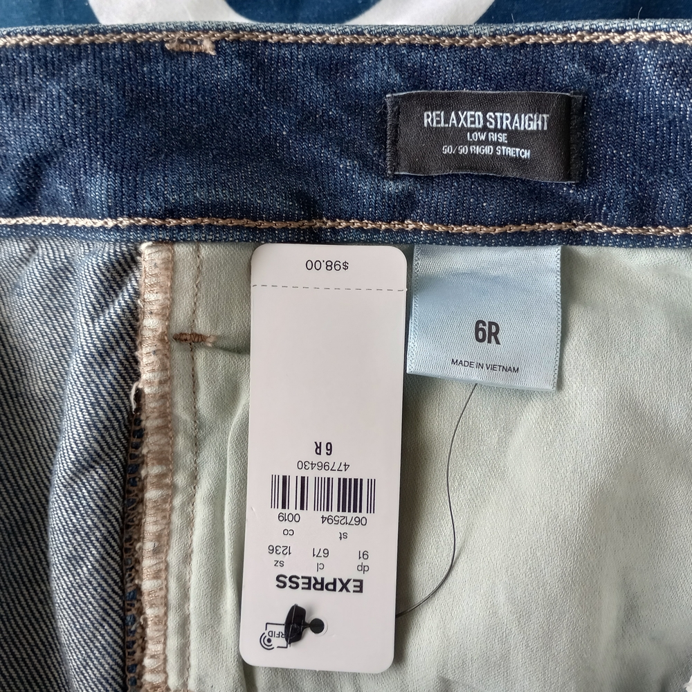 Express Low Rise Straight Jeans - Picture 6 of 8